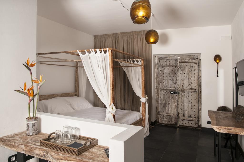 Bed and Breakfast Seven Maze Charming House Bari Habitación foto