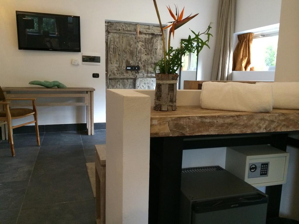 Bed and Breakfast Seven Maze Charming House Bari Habitación foto