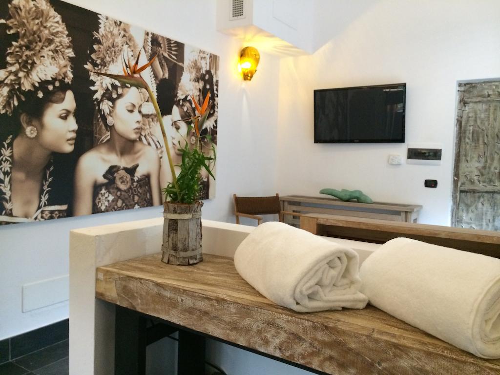 Bed and Breakfast Seven Maze Charming House Bari Habitación foto