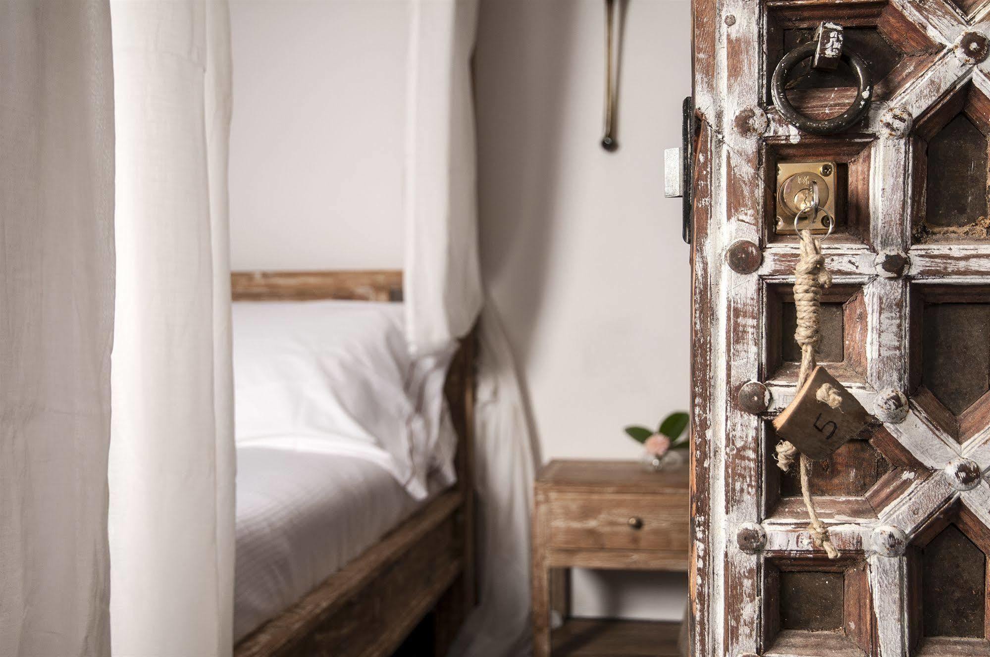 Bed and Breakfast Seven Maze Charming House Bari Exterior foto